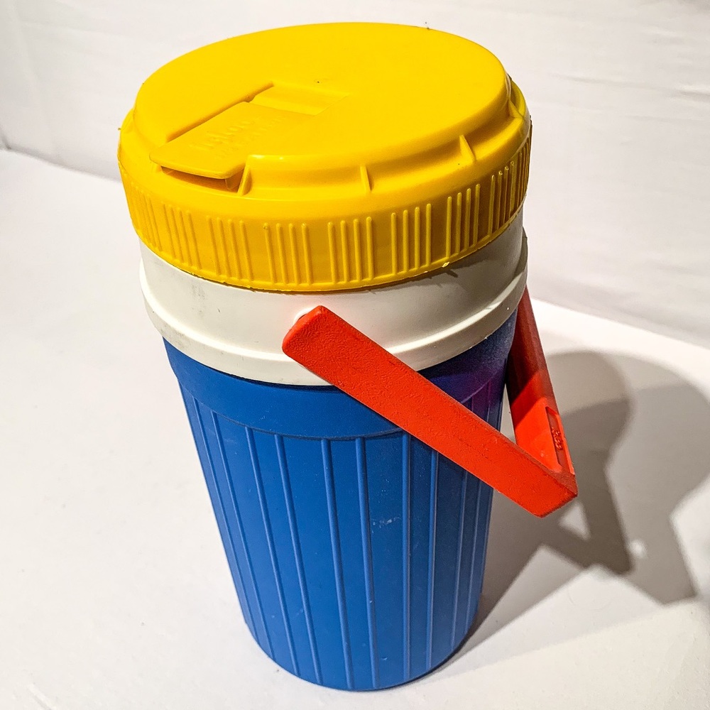 True Vintage Igloo Half Gallon